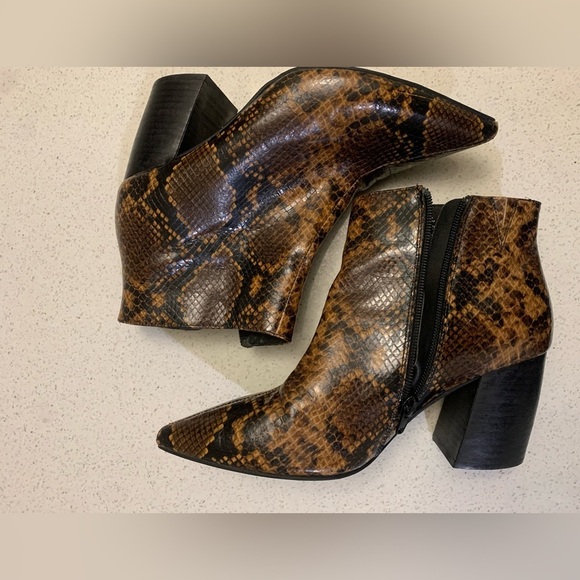 JEFFREY CAMPBELL Women's Final Brown Black Snake Print Booties Shoes Heels 6.5 - Picture 4 of 8
